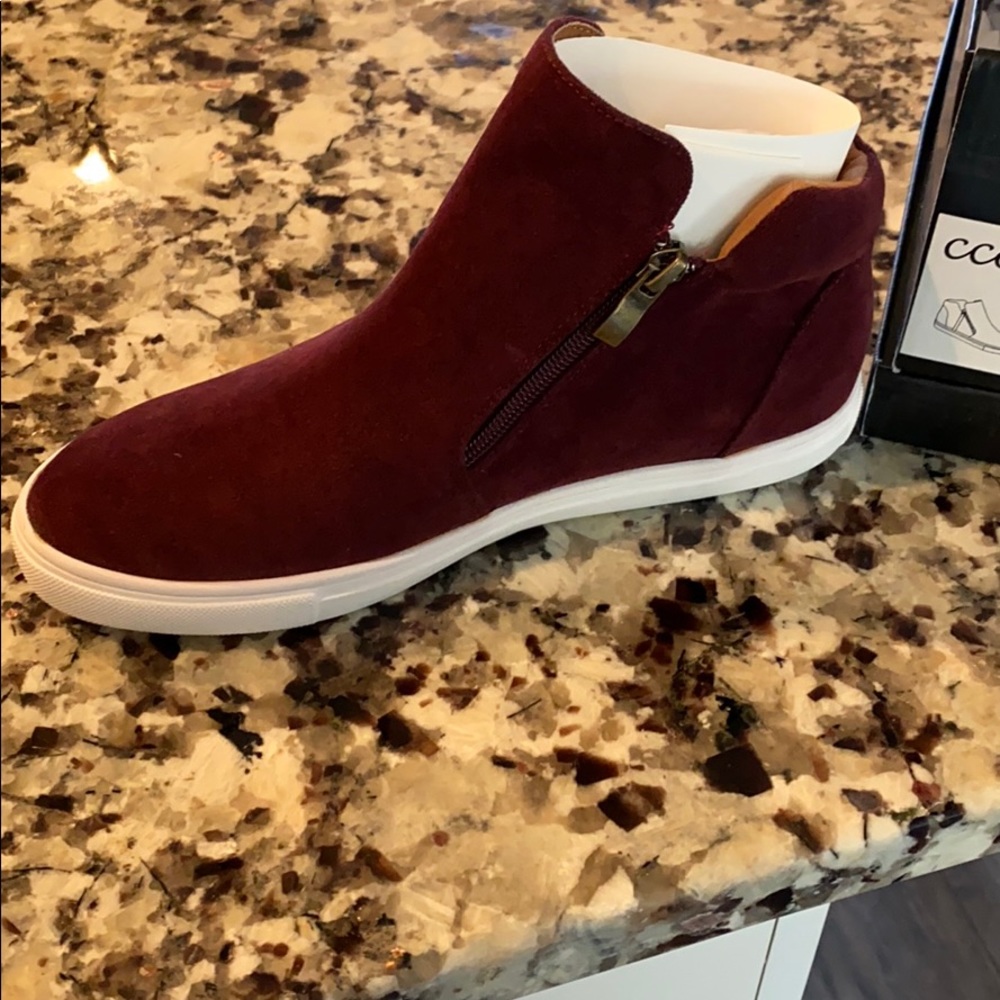 CCocci burgundy sneaks.